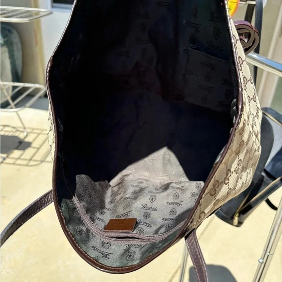 Authentic GG web tote- perfect for  holiday fun! Gucci charms include: G,❤️ & g - Picture 4 of 17